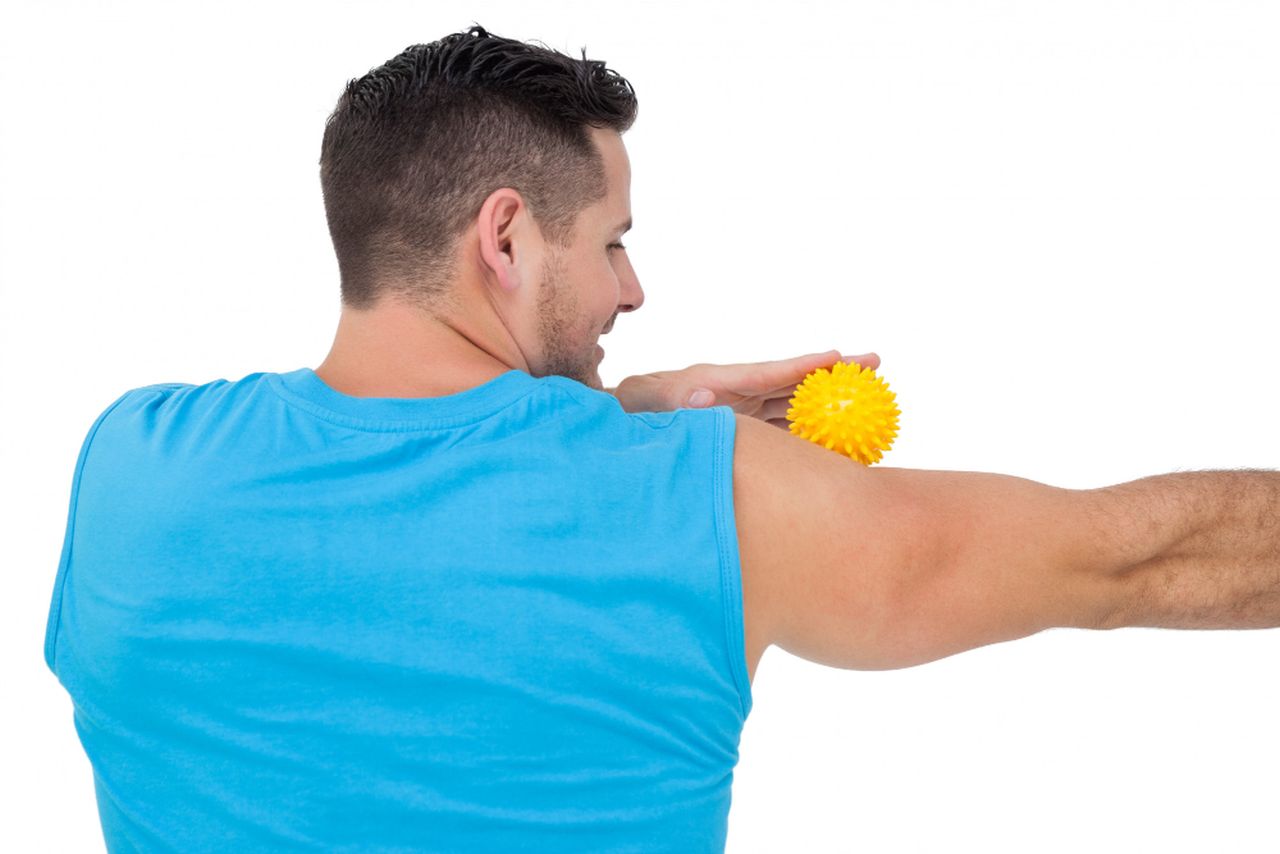 Understanding Shoulder Pain While Lifting Weights: Could It Be Your Rotator Cuff?
